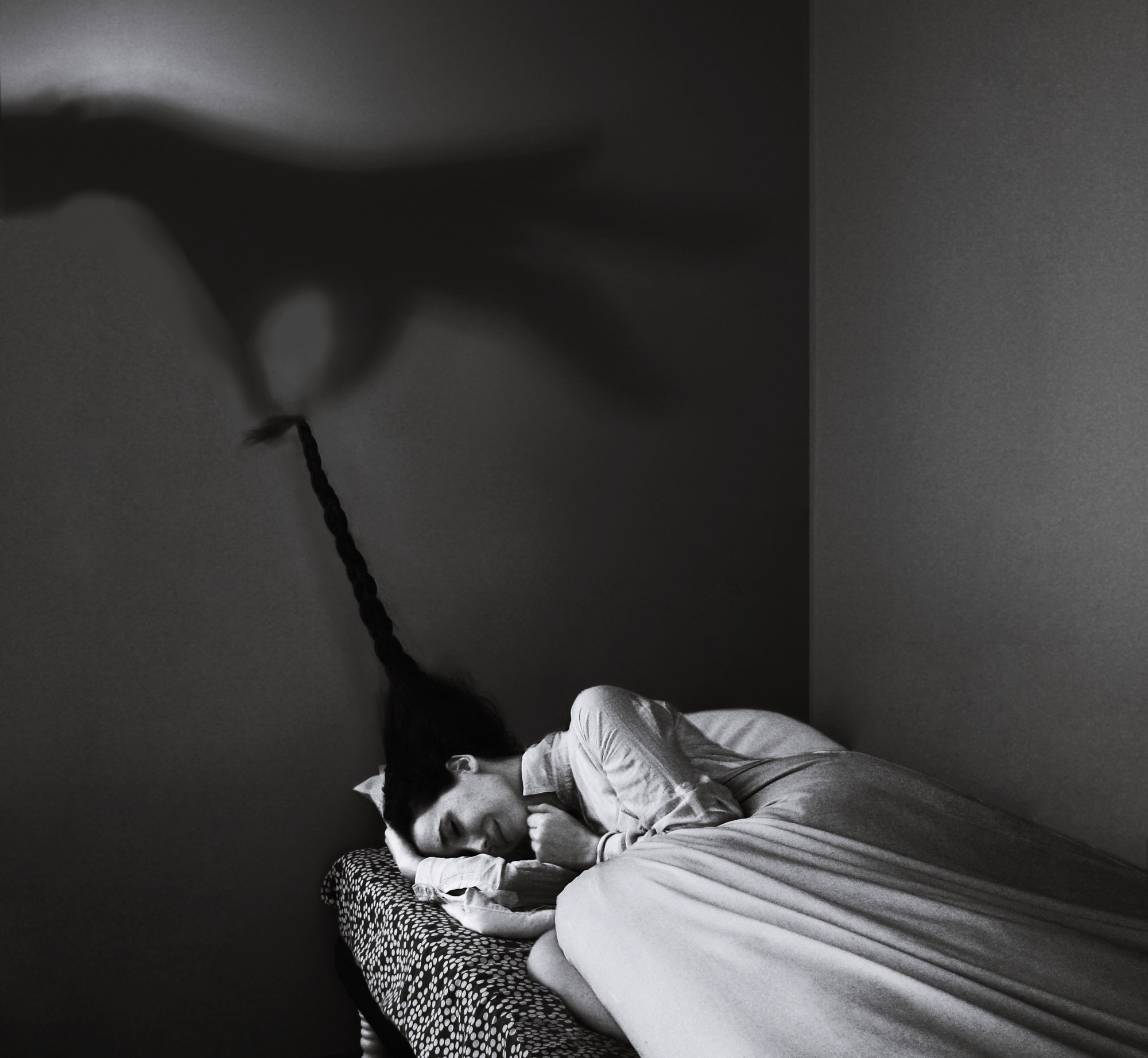 Мужчина в черном во сне. Фотограф Ноэлль Освальд. Фотоработы Ноэль Освальд. Сонный паралич Эстетика. Ноэль с.Освальд (Noell Oszvald).