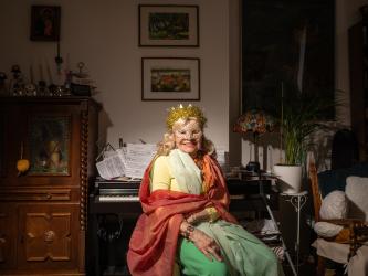 Mrs. Kőnings, née Mária Hriczú (exact age undisclosed)